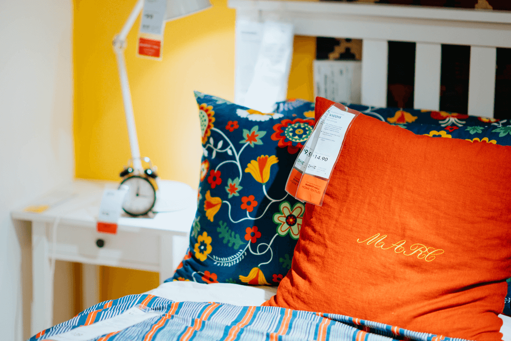 żółte i pomarańczowe kolory do sypialni